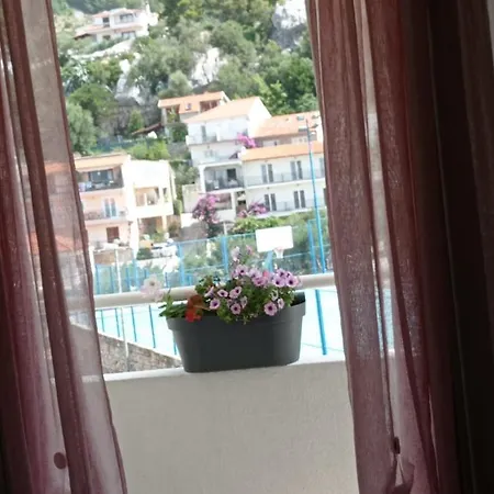 Nino Baška Voda