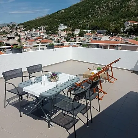 Nino Apartmán Baška Voda