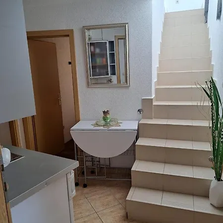 Nino Apartment *